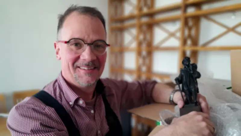 Neuer Pastor in Warnemünde: Mit Ehemann im Pfarrhaus und offen für Vielfalt