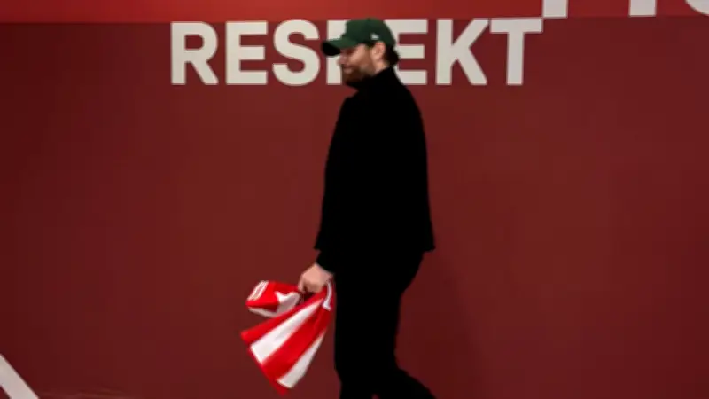 NHL-Star Draisaitl besucht Bayern: Mehr Gehalt als mancher Fußball-Profi