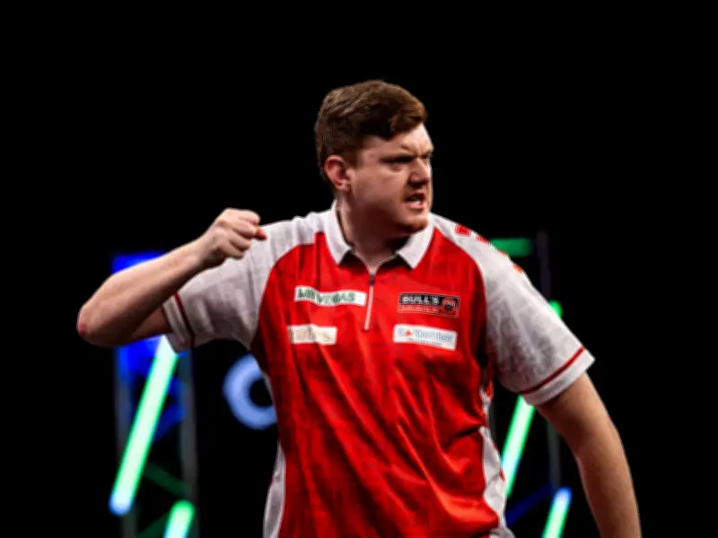 Niko Springer marschiert weiter: Nervenstark ins Viertelfinale der European Darts Trophy
