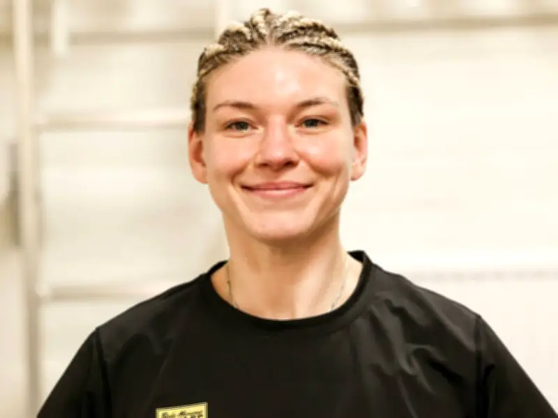 Nina Meinke krönt sich in Hamburg zur Doppel-Weltmeisterin im Boxen