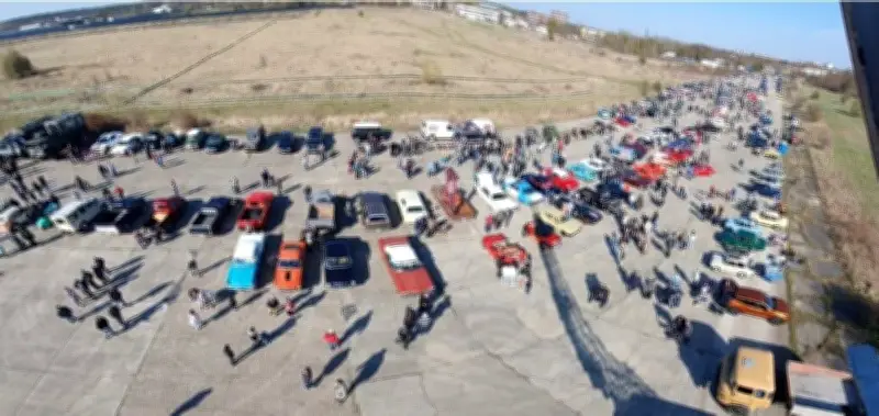 Oldtimer-Premiere in Dessau übertrifft alle Erwartungen: 400 Fahrzeuge und Tausende Besucher