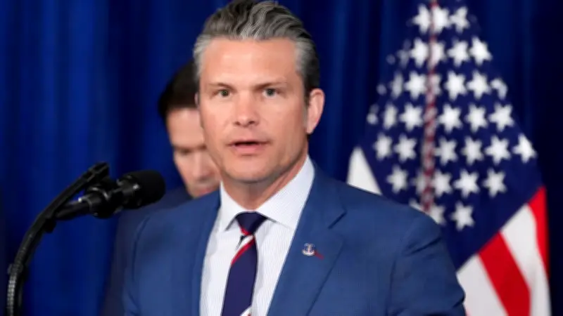 Operation „Epische Wut!“: US-Kriegsminister Hegseth informiert über Angriff auf Iran