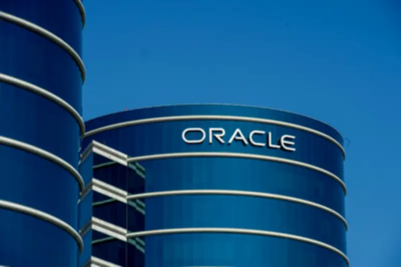 Oracle übertrifft Erwartungen: KI-Investitionen zahlen sich mit Rekordwachstum aus