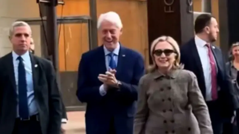 Orientierungslos in Manhattan: Clintons verzweifeln am New Yorker Zebrastreifen