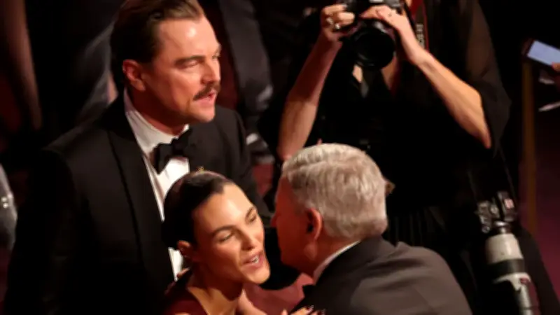 Oscars 2026: Leonardo DiCaprio setzt mit Freundin Vittoria Ceretti deutliches Liebeszeichen