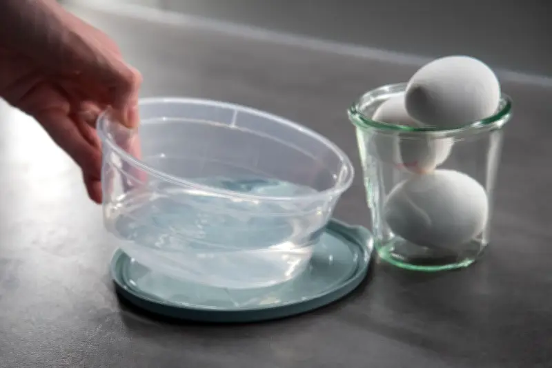 Oster-Hack im Test: Funktioniert der Schüttel-Trick für schneller gepellte Eier wirklich?