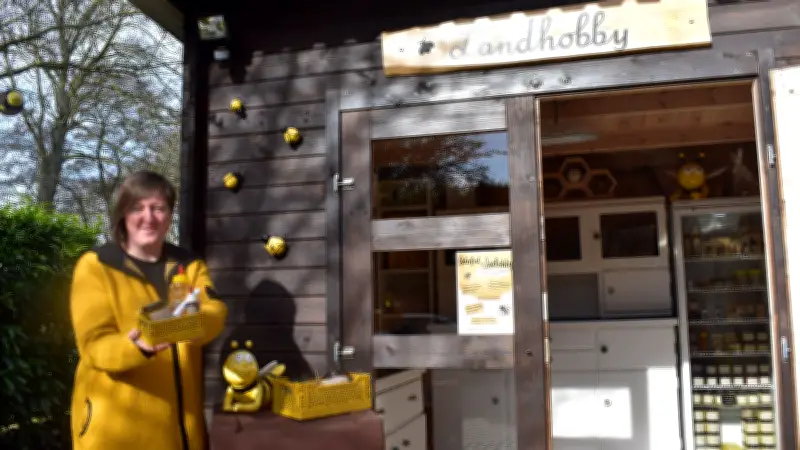 Osterfest bei Landhobby: Vier Generationen präsentieren handgemachte Imkereiprodukte in Groß Stove