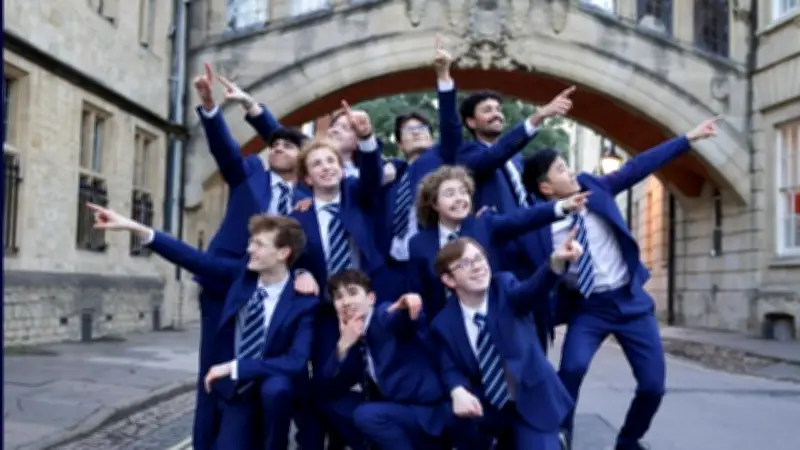 Oxford-A-cappella-Gruppe „Out of the Blue“ gastiert mit Popklassikern in Vorpommern