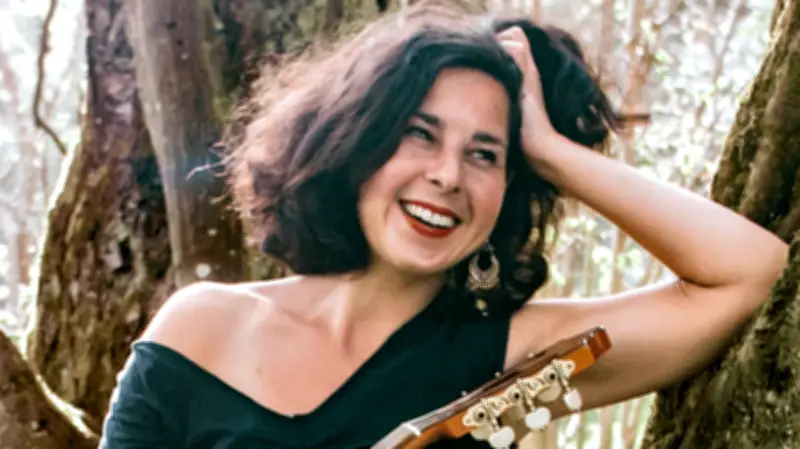 Paula Linke: Neue Lieder über Zusammenhalt und Ost-West-Themen