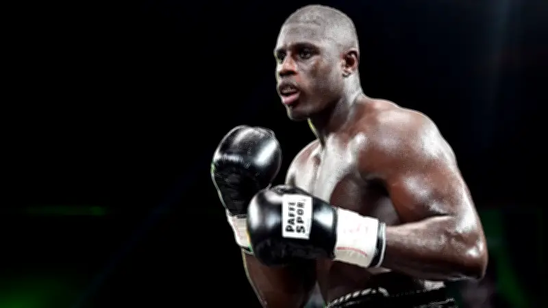 Peter Kadiru kehrt nach Hamburg zurück: Box-Hoffnung kämpft in der Fischauktionshalle