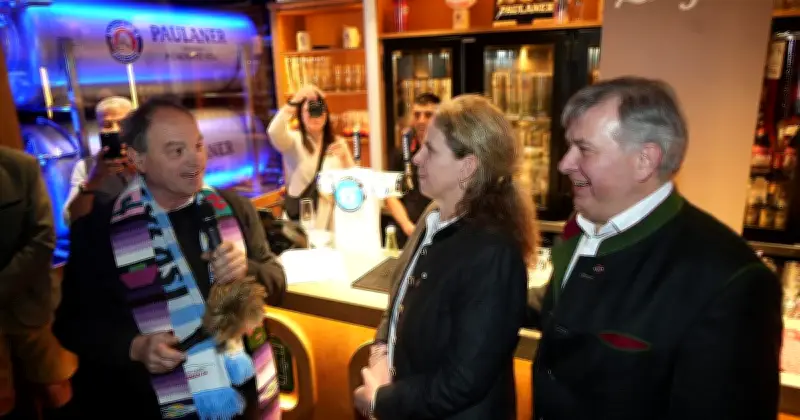 Pfarrer segnet neue Paulaner Sportsbar von Wiesn-Wirt Stiftl – mit Fußballlegenden und Weihwasser
