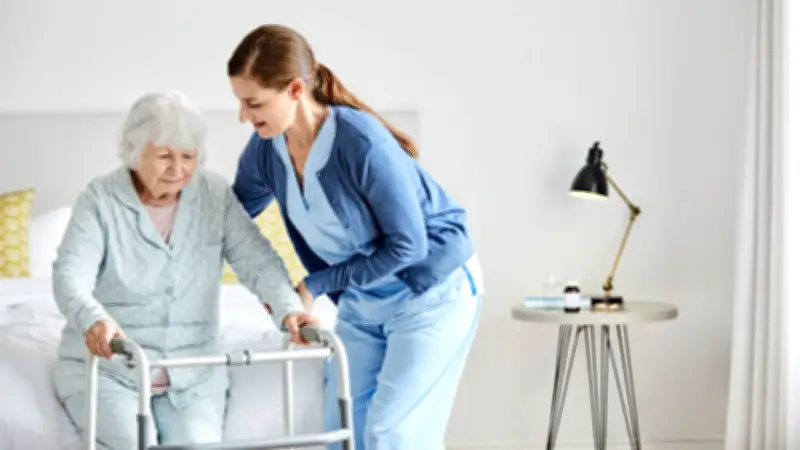 Pflege-Gehaltsreport: Viele Fachkräfte verzichten auf Hunderte Euro monatlich