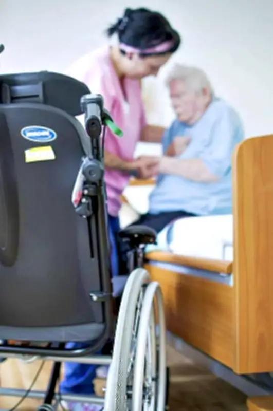 Pflegenotstand in Sachsen-Anhalt: Rekordanstieg bei Pflegebedürftigen überfordert System