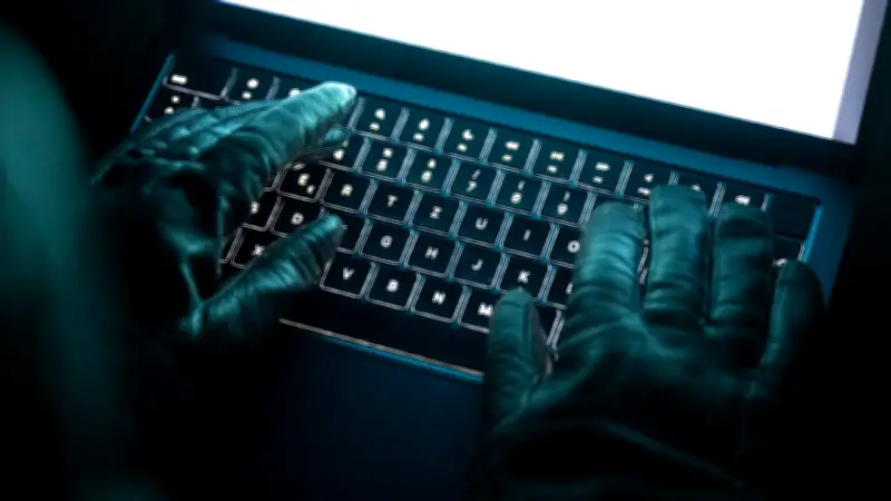 Phishing-Bande gefasst: Drei Betrüger erbeuten eine Million Euro