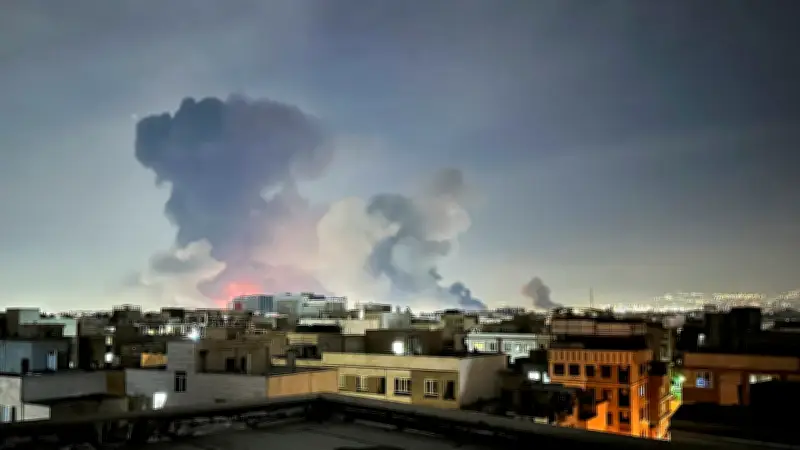 Podcast-Interview enthüllt: Iraner fürchten Mullahs mehr als Luftangriffe