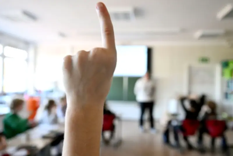 Politikprofessor fordert: Politische Bildung muss bereits in der Grundschule beginnen