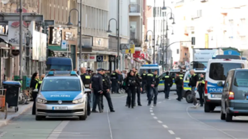 Polizei-Einsatz in Berlin-Neukölln: Mann mit Schussverletzung in Beinen