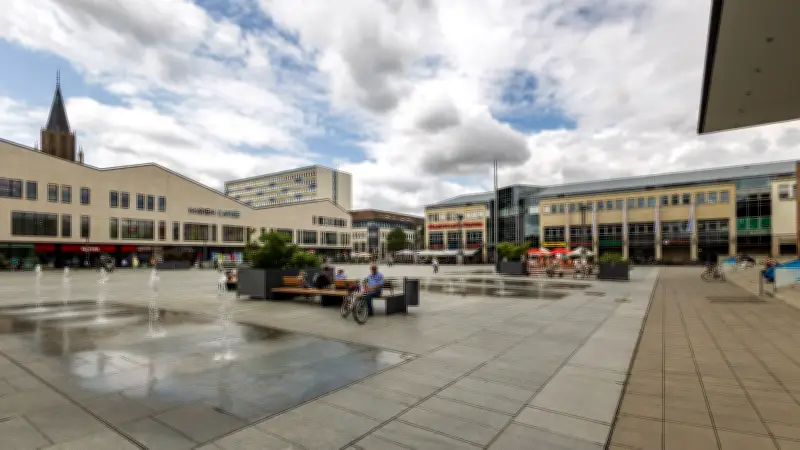 Polizei sucht Zeugen: Unbekannter schlägt 12-jährigen Jungen in Neubrandenburg