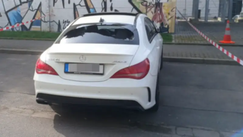 Polizist feuert auf flüchtenden AMG-Mercedes in Leipziger Eisenbahnstraße