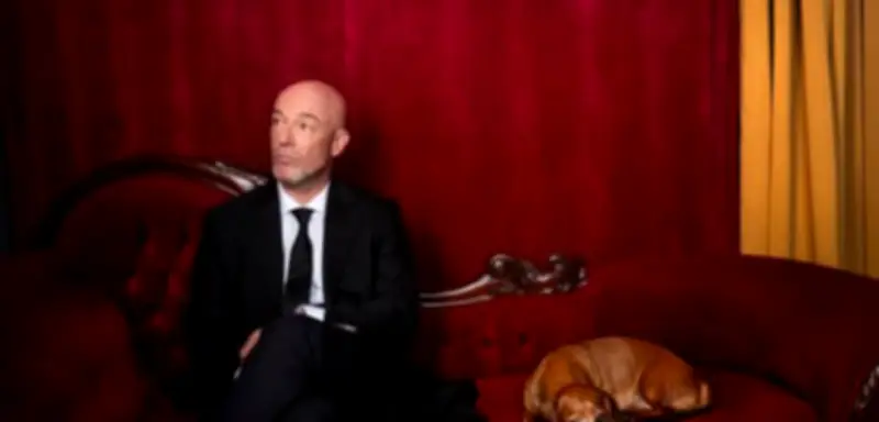 Popstar Graf kehrt zurück: Ein Interview über Zweifel und Anstand