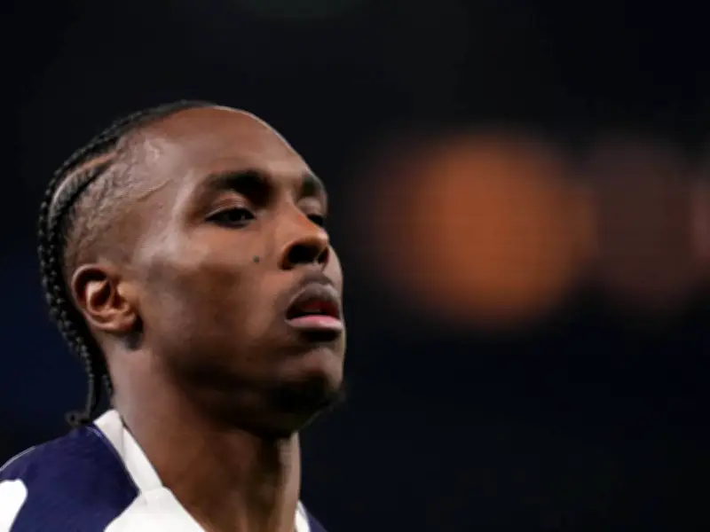 Premier League: Mathys Tel attackiert Laster nach Niederlage – Heftige Reaktion des Bayern-Stürmers