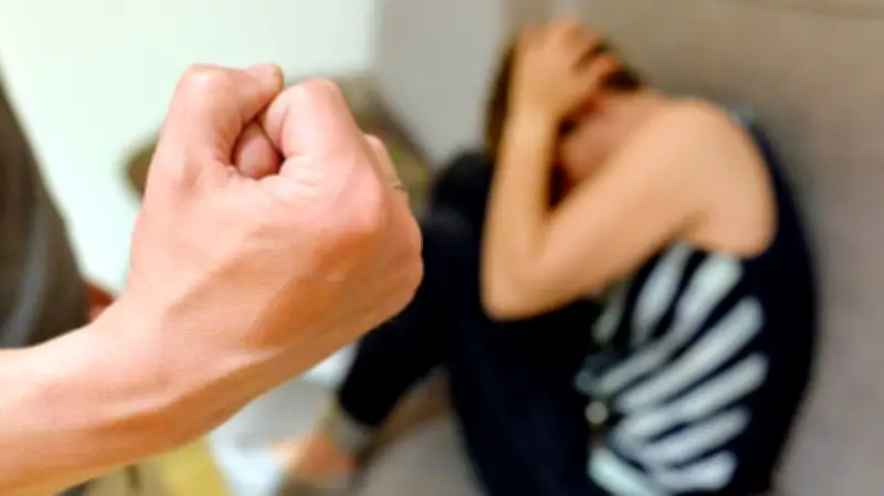 Prozess in Neubrandenburg: Mann wegen Vergewaltigung in der Ehe verurteilt – Traditionelles Weltbild kollidiert mit deutschem Recht