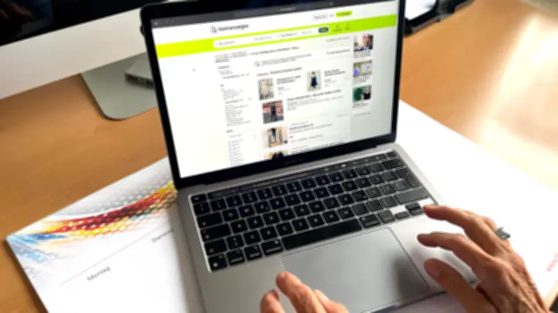 Puppenhaus-Verkauf endet im Albtraum: Schweriner verliert 866 Euro durch perfide Betrugsmasche