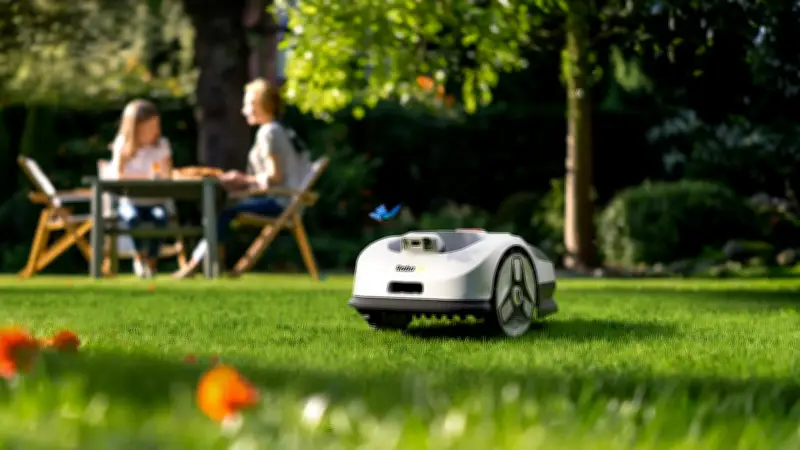 Rasenmähen adé: RoboUP Raccoon 2 SE startet mit nur einem Knopfdruck