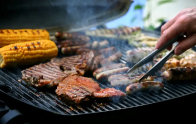 Rauchvergiftung nach Grillen in Wohnung: Sechsköpfige Familie in Hohnstein verletzt