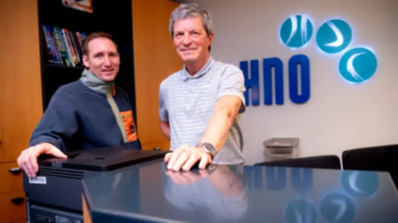 Ärawechsel in Schweriner HNO-Praxis: Nach 82.000 Behandlungen übergibt Klaus von Bülow an Jan-Phillip John