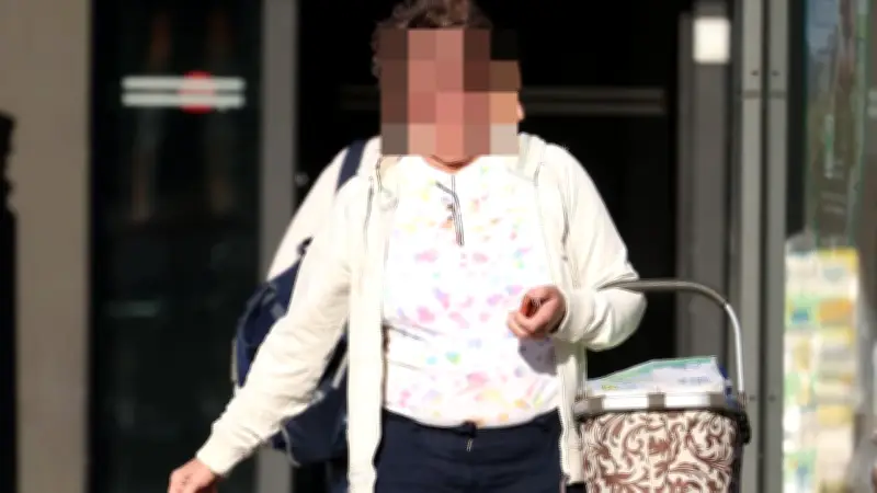 Razzia bei Lehrerin: Seit 16 Jahren krankgeschrieben - Ermittlungen wegen Betrugsverdacht