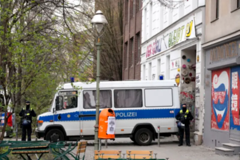 Razzia nach Brandanschlag auf Berliner Stromversorgung: Polizei durchsucht 17 Objekte