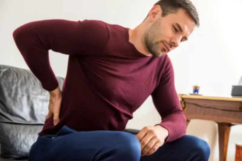 Rückenschmerzen: Meist kein struktureller Schaden - Bewegung statt Schonung hilft