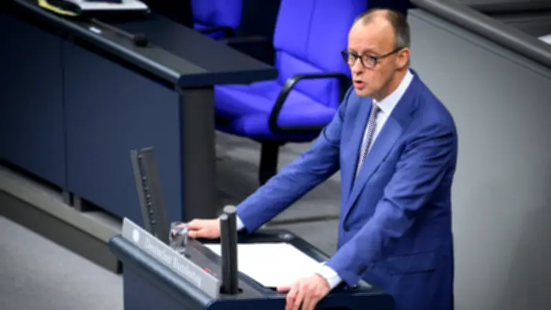 Regierungserklärung von Kanzler Merz: Iran-Krise, Benzinpreis-Schock und Trump im Fokus