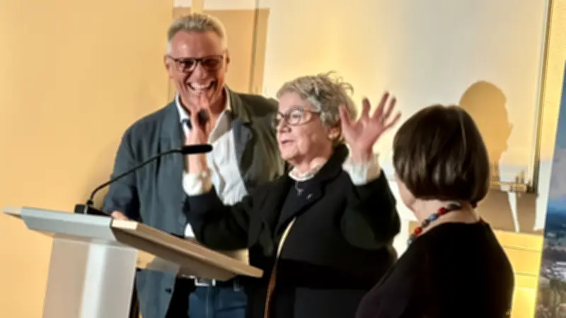 Rehna ehrt Ehrenamt, startet Schulsanierung und prüft Gewerbesteuererhöhung