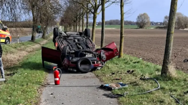Reifenplatzer bei Kühlungsborn: Auto überschlägt sich – Vier Verletzte, Hubschrauber im Einsatz