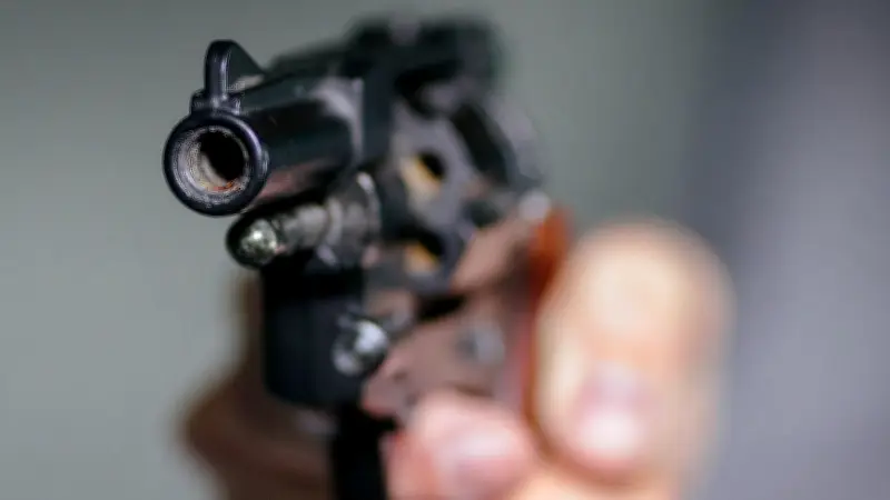 Reizgas und Schreckschusswaffen bei Gruppenstreit in Halle eingesetzt