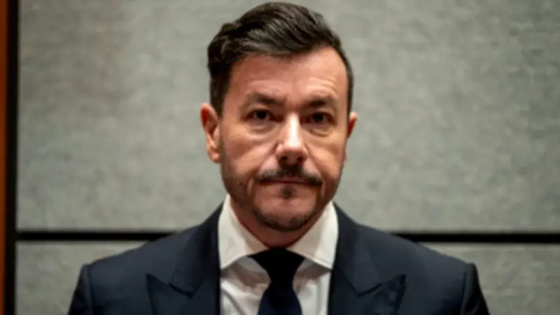 René Benko in Haft: Vom Immobilien-Milliardär zum Gefängnistischler