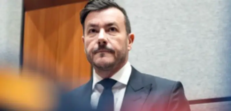 René Benko plant Tischlerlehre im Gefängnis: Vom Immobilienmogul zum Handwerker?