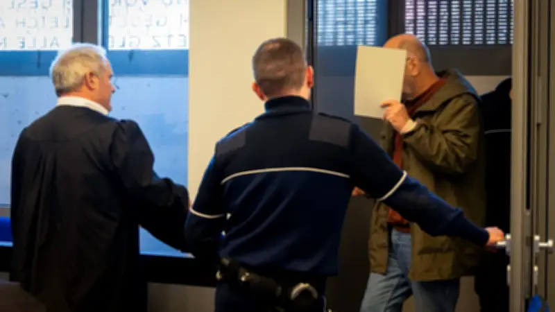 Rentner (73) vor Gericht: Drogenschmuggel für den Lebensabend in Spanien