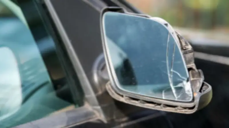 Rentner flüchtet nach Parkunfall: Toiletten-Not als überraschende Begründung vor Gericht