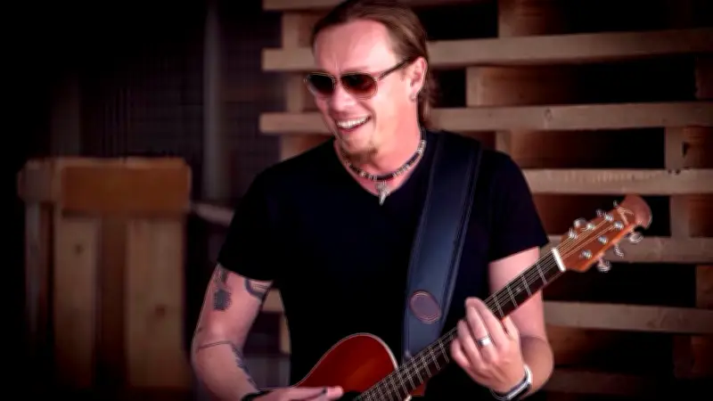 Rockstimme trifft Big Band: Stefan Käßner singt beim Lions-Benefizkonzert in Waren