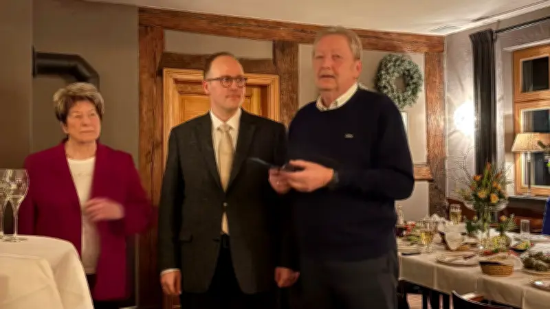 Roßlauer Ehrennadel verliehen: Zwei Bürger für herausragendes Engagement geehrt