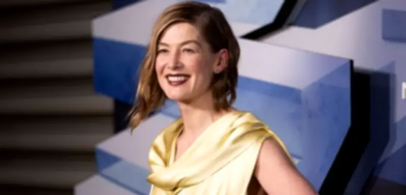 Rosamund Pike: Heutige Vorbereitung hätte Bondgirl-Rolle verbessert