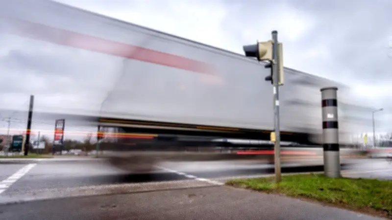 Rostock: Blitzer-Einnahmen fast verdoppelt - Stadt kassiert Millionen von Verkehrssündern