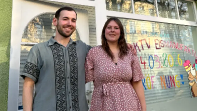 Rostocker Eisdiele „Eisscholle“ startet neu mit veganen Stroopwafeln und Hunde-Eis