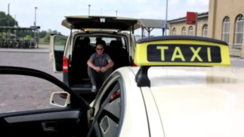 Rostocker Taxi-Unternehmer kämpfen um Existenz: Krankenfahrten ab 1. April in Gefahr