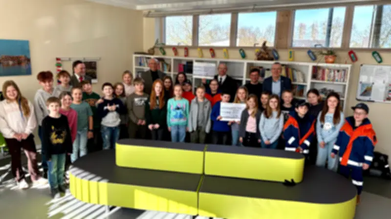 Rotarier erfüllen Kinderwünsche in Waren: Glühwein-Erlös finanziert Air-Hockey und Jugendfeuerwehr-Zelt