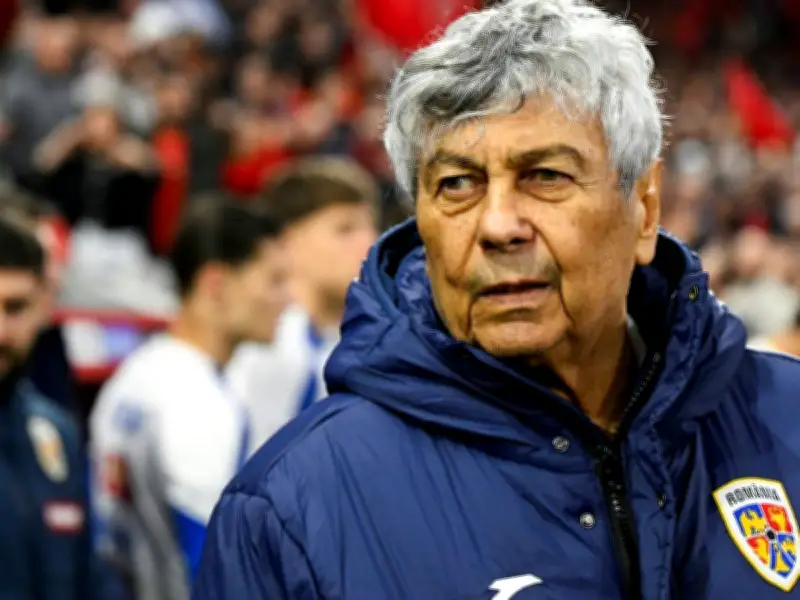 Rumäniens Trainer Lucescu (80) nach Herzproblemen im Krankenhaus - Spiel findet statt