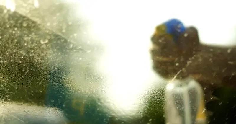 Saharastaub entfernen: So reinigen Sie Fenster und Auto ohne Kratzer